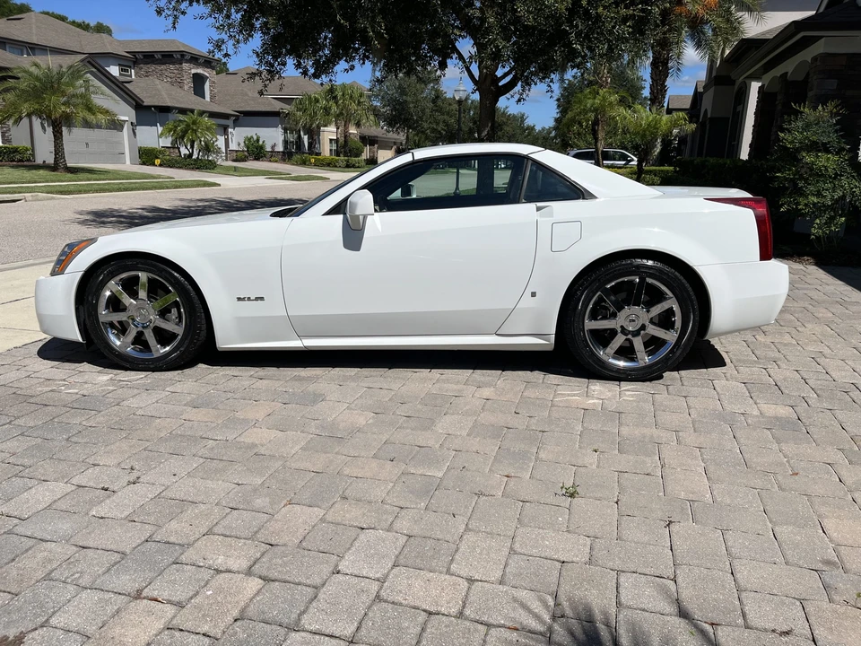 2008 Cadillac XLR - Image 13 of 31