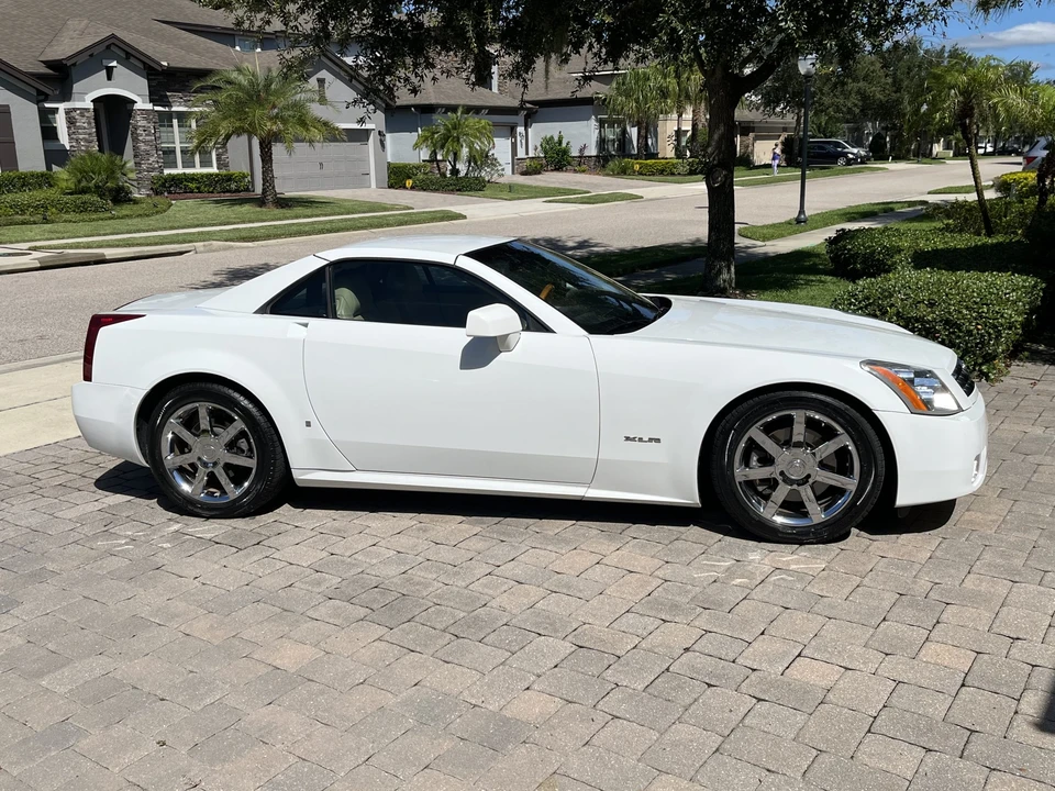2008 Cadillac XLR - Image 11 of 31