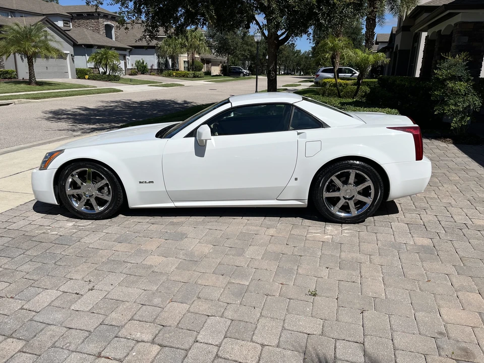 2008 Cadillac XLR - Image 12 of 31