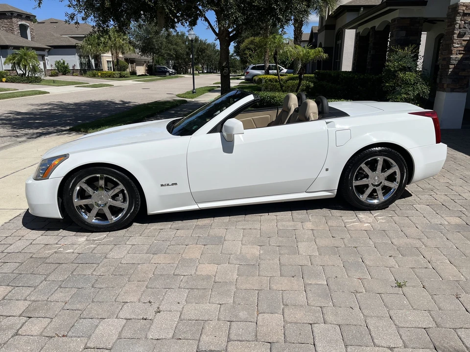 2008 Cadillac XLR - Image 15 of 31