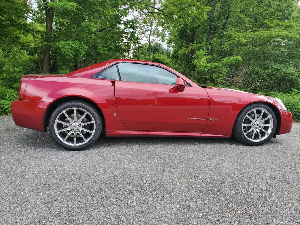 2008 Cadillac XLR-V - Image 11 of 31