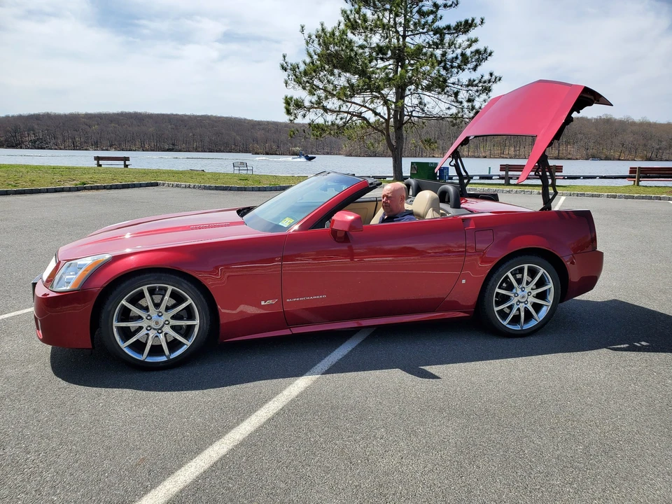 2008 Cadillac XLR-V - Image 16 of 31