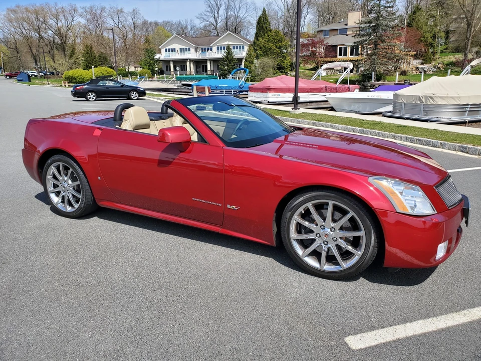 2008 Cadillac XLR-V - Image 14 of 31