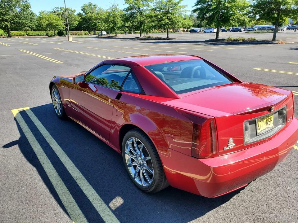 2008 Cadillac XLR-V - Image 6 of 31