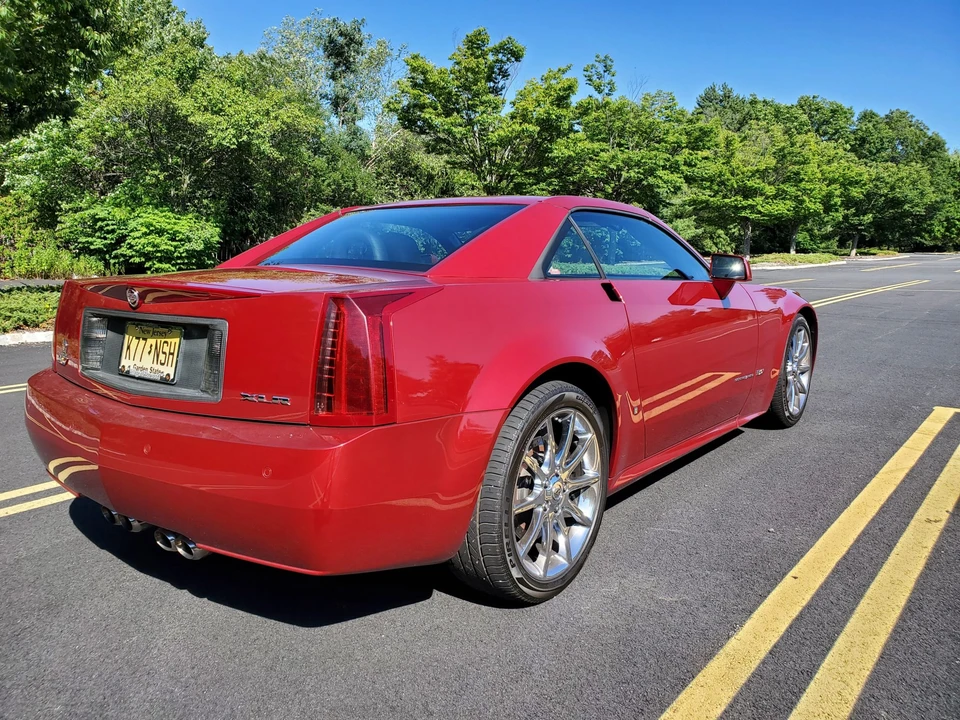 2008 Cadillac XLR-V - Image 9 of 31