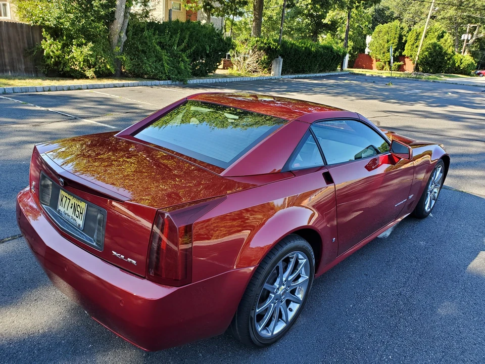 2008 Cadillac XLR-V - Image 8 of 31