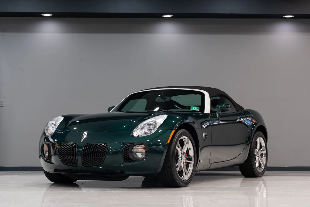 2008 Pontiac Solstice GXP - Image 2 of 31