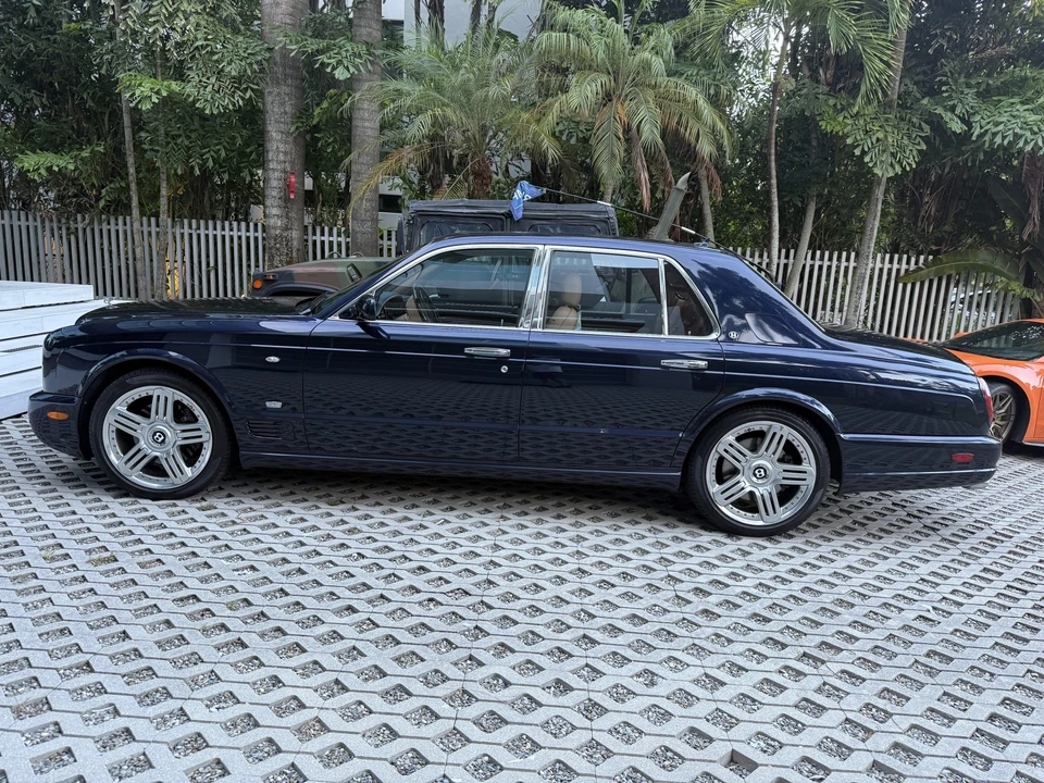 2009 Bentley Arnage Final Series - Image 16 of 31
