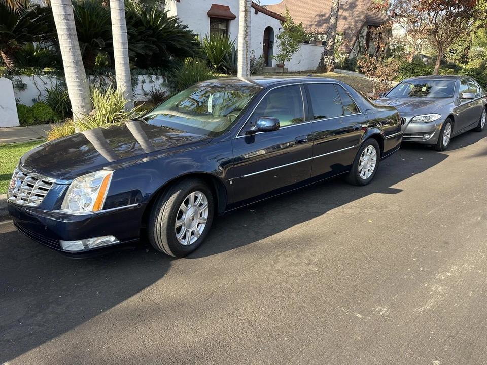 2009 Cadillac DTS - Image 5 of 31