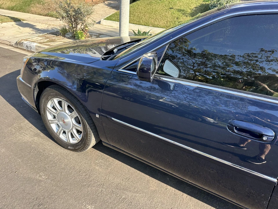 2009 Cadillac DTS - Image 29 of 31