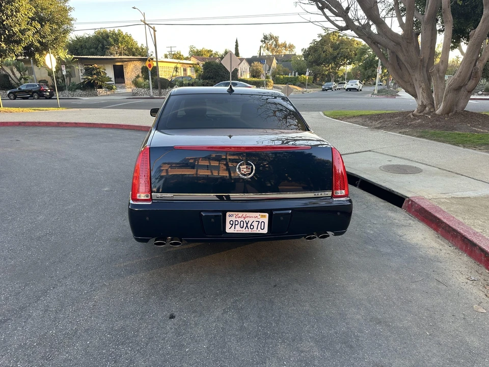 2009 Cadillac DTS - Image 10 of 31