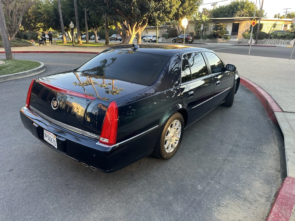 2009 Cadillac DTS - Image 12 of 31