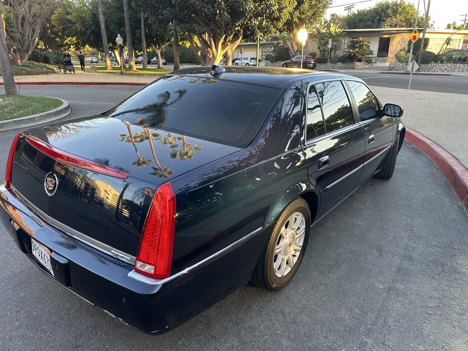 2009 Cadillac DTS - Image 11 of 31