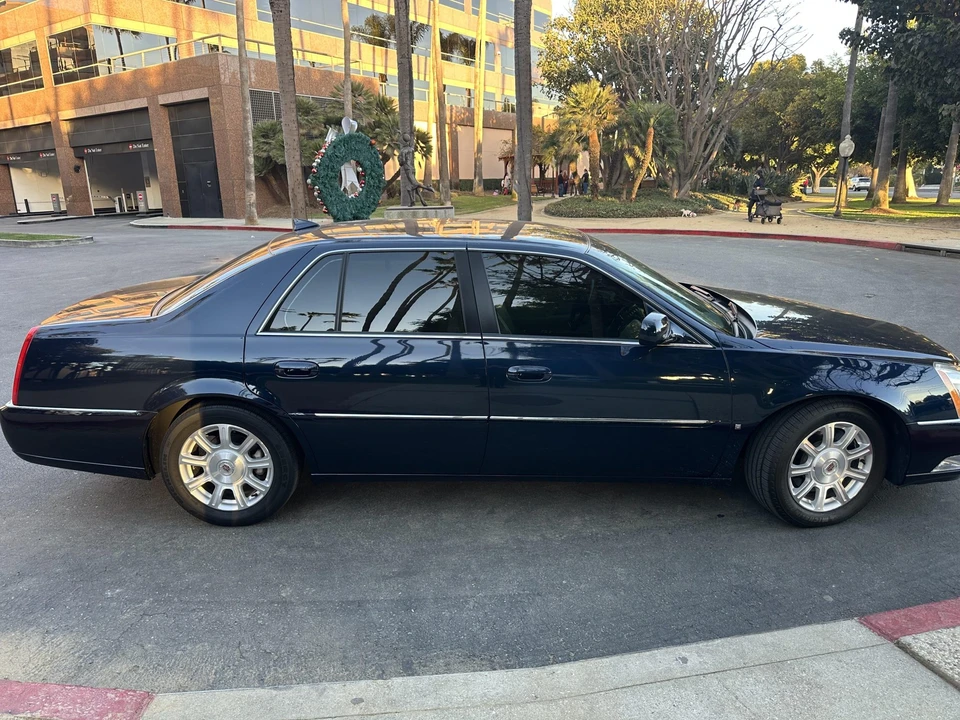 2009 Cadillac DTS - Image 13 of 31