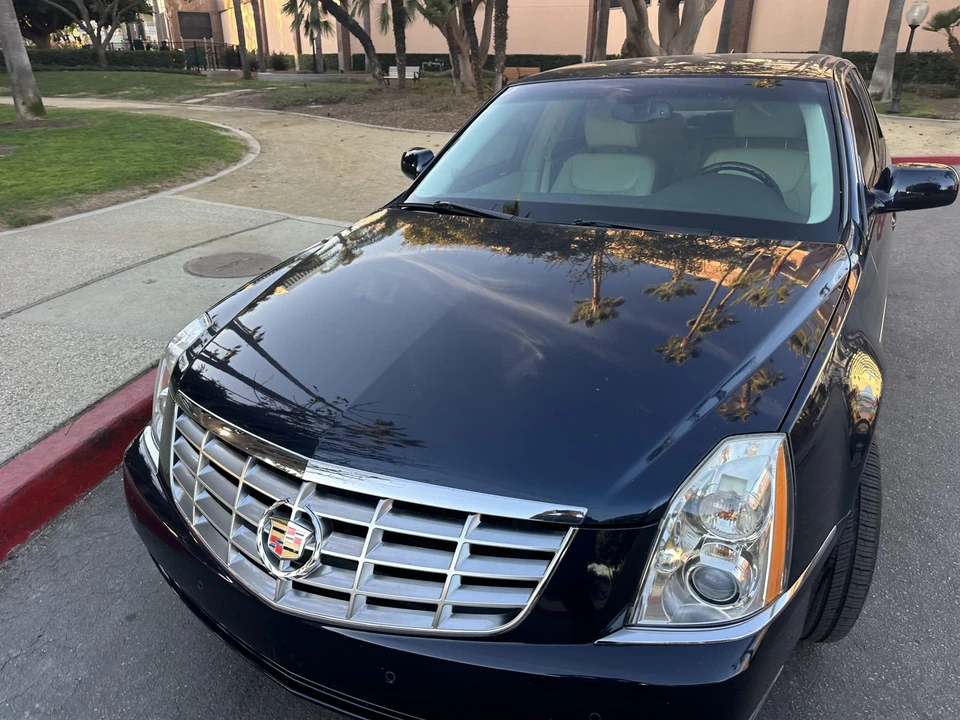 2009 Cadillac DTS - Image 3 of 31