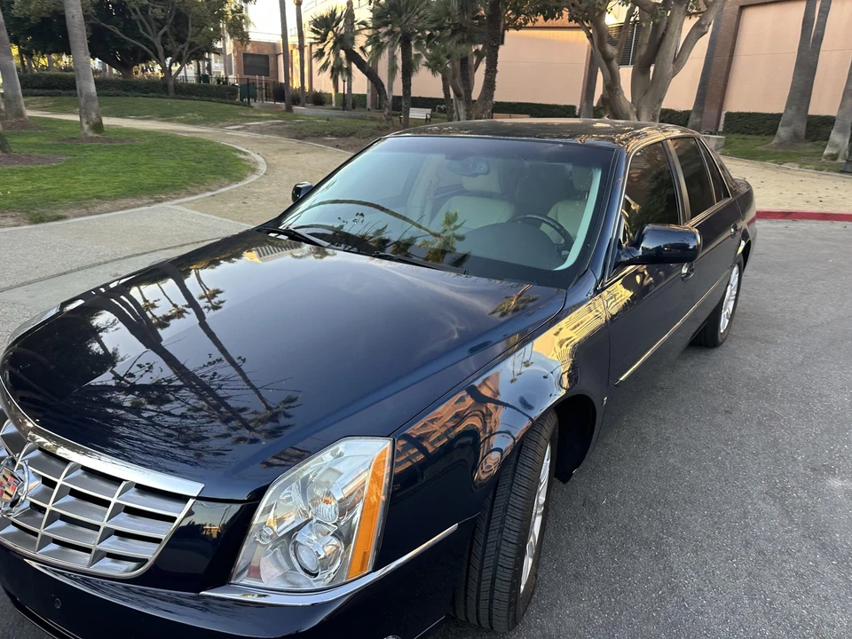 2009 Cadillac DTS - Image 4 of 31