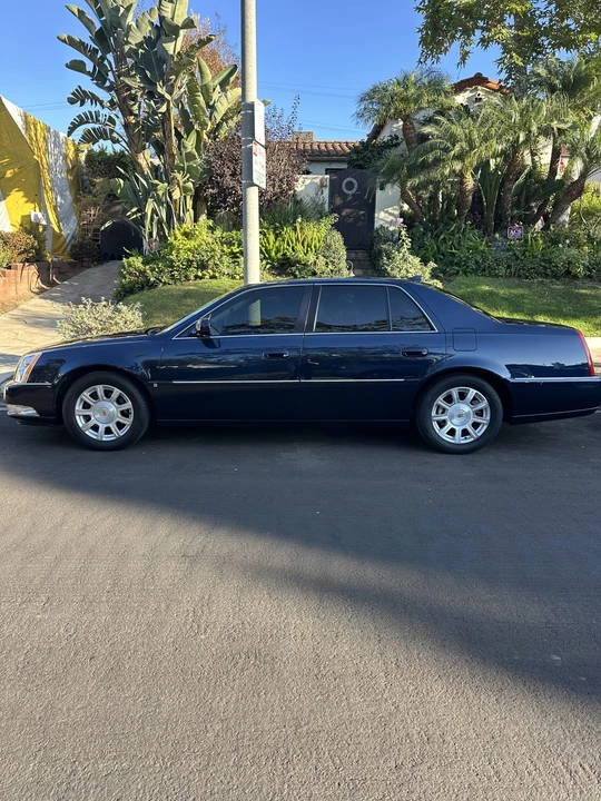 2009 Cadillac DTS - Image 6 of 31