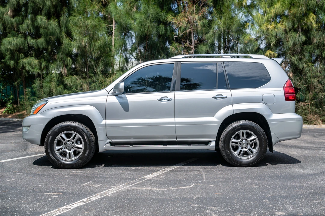 2009 Lexus GX 1st Gen - Image 9 of 31