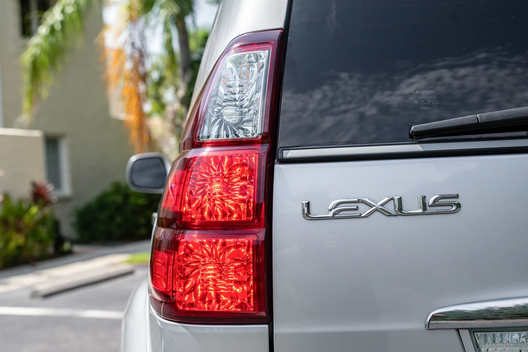 2009 Lexus GX 1st Gen - Image 17 of 31
