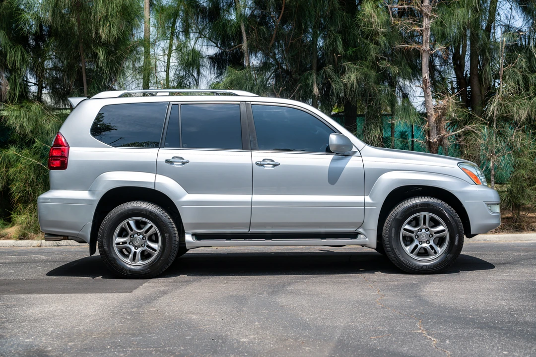 2009 Lexus GX 1st Gen - Image 5 of 31