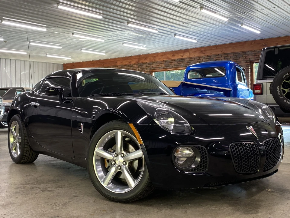 2009 Pontiac Solstice GXP - Image 2 of 31