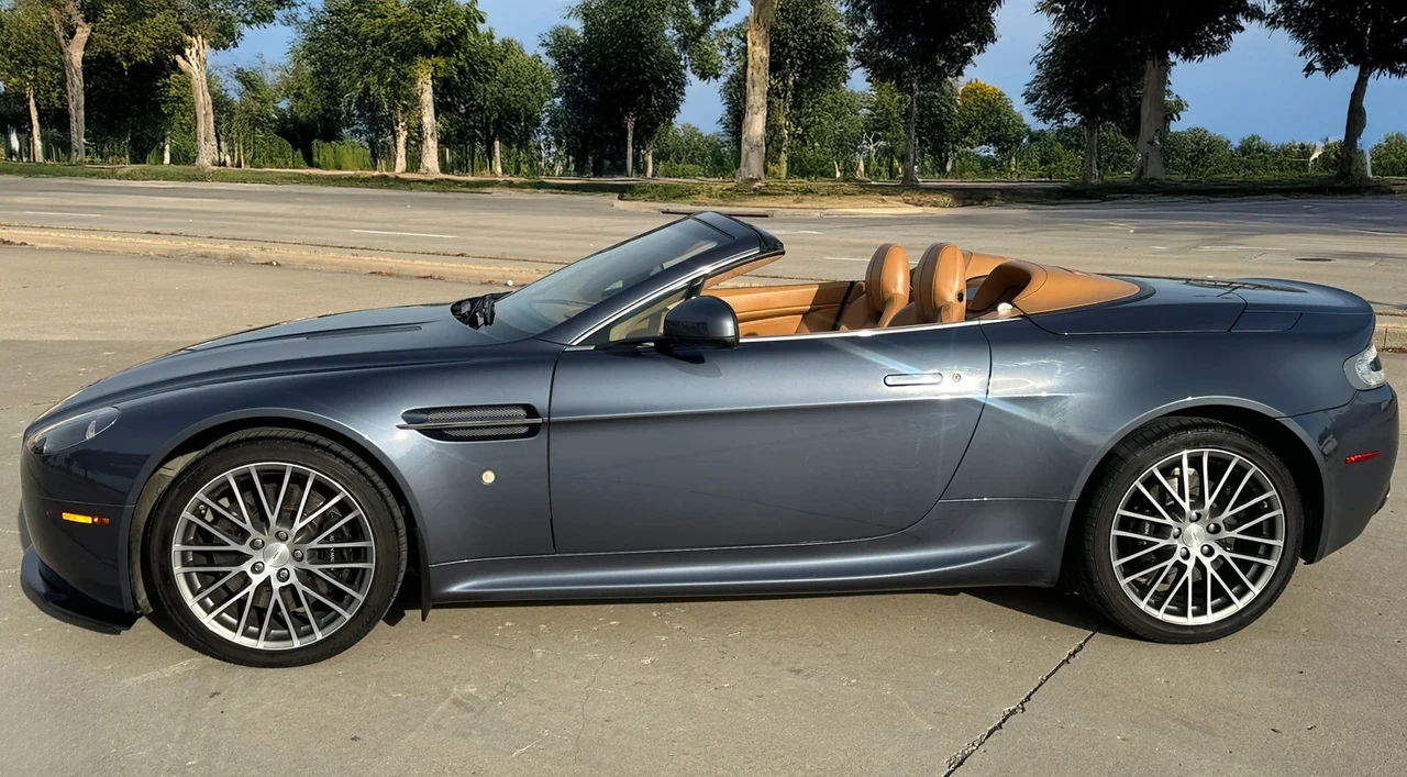 2010 Aston Martin V8 Vantage (2006-2017) - Image 2 of 6
