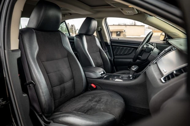 2010 Ford Taurus 5th Gen - Image 4 of 7