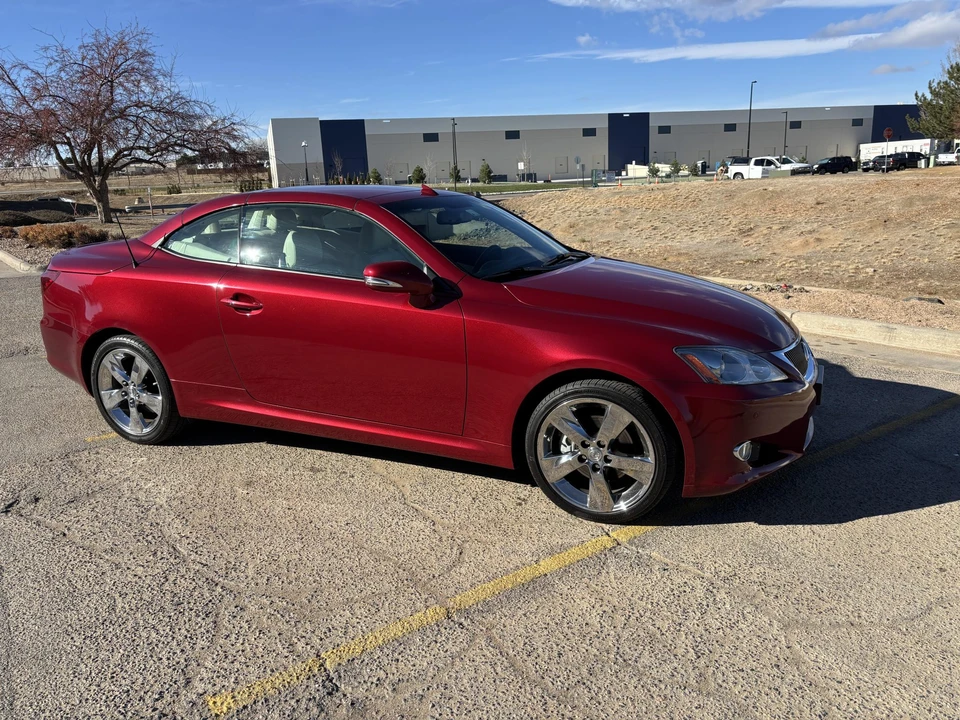 2010 Lexus IS 2nd Gen - Image 4 of 31