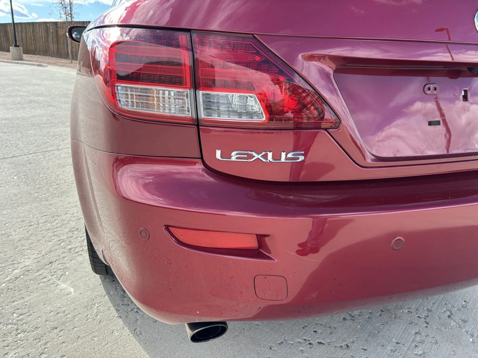 2010 Lexus IS 2nd Gen - Image 23 of 31