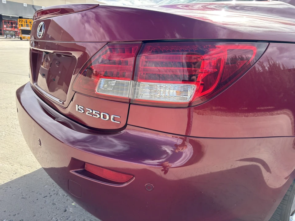 2010 Lexus IS 2nd Gen - Image 21 of 31