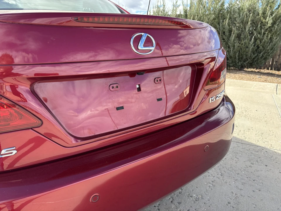 2010 Lexus IS 2nd Gen - Image 22 of 31