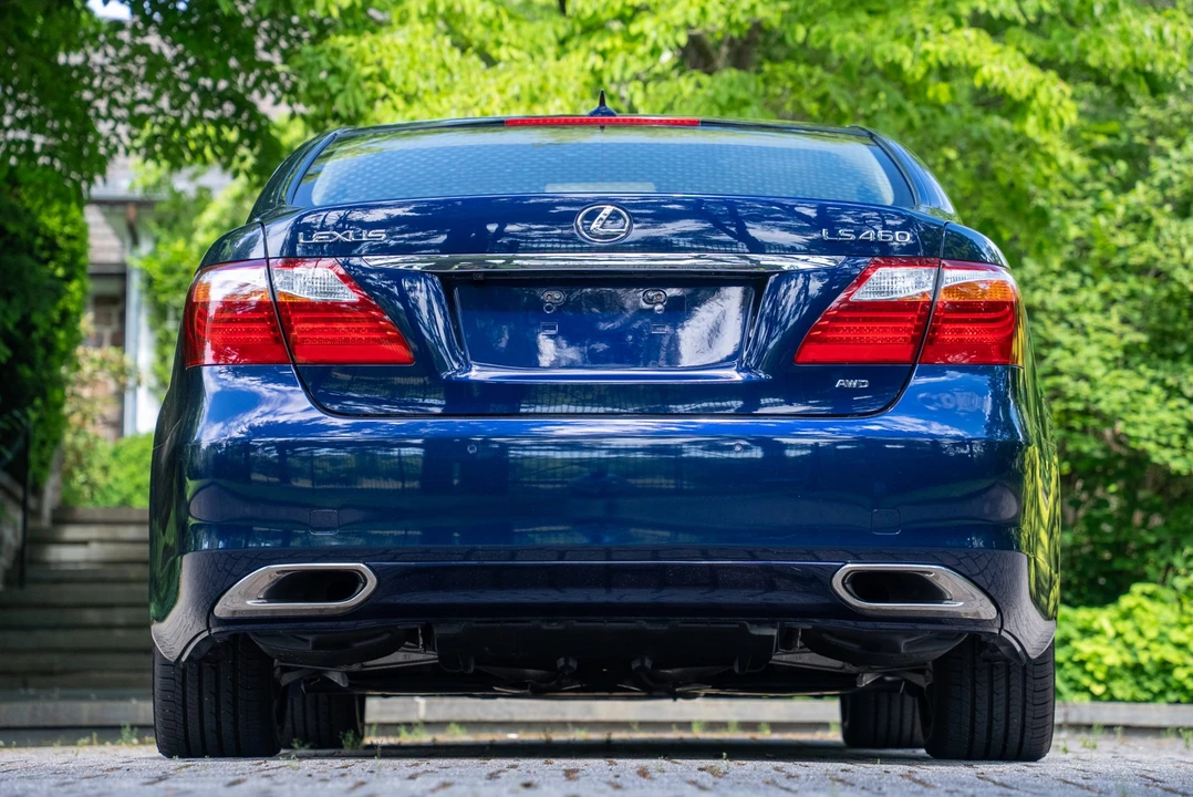 2010 Lexus LS 4th Gen - Image 20 of 31