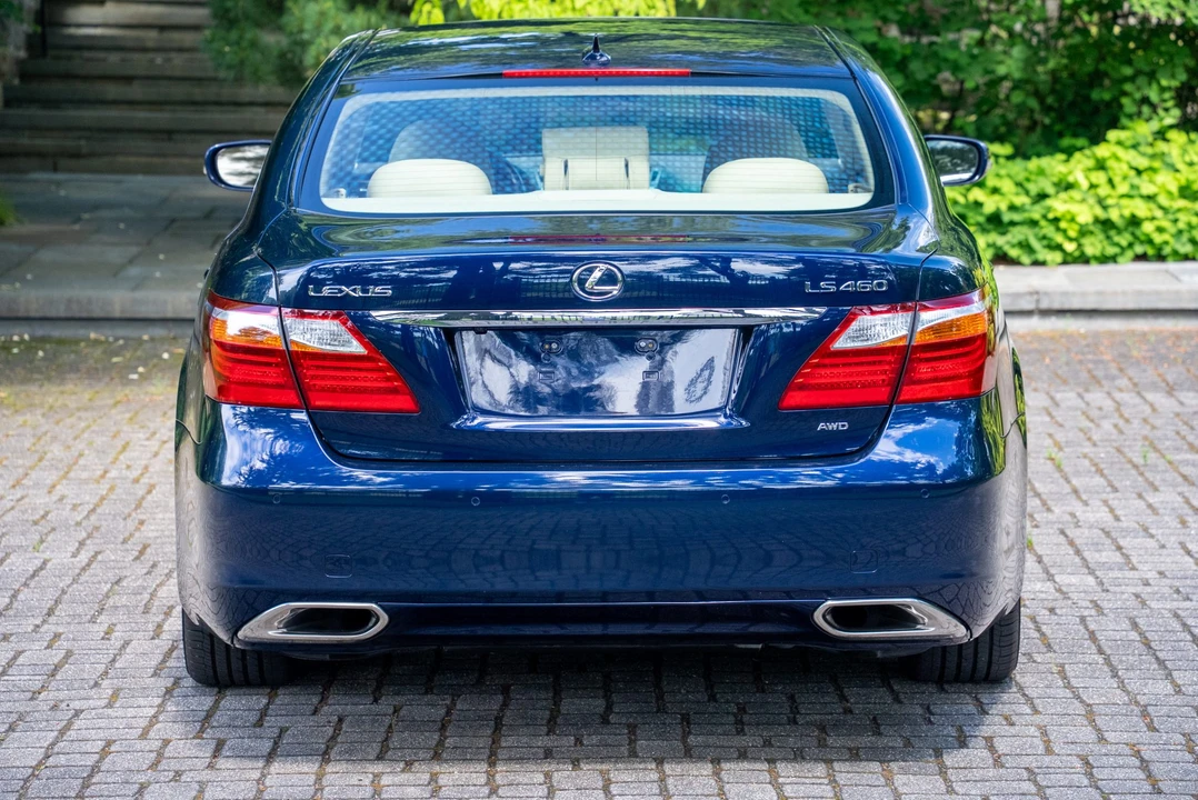 2010 Lexus LS 4th Gen - Image 18 of 31