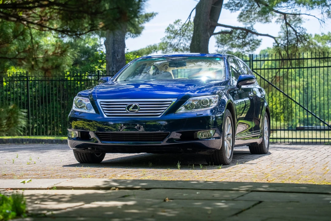2010 Lexus LS 4th Gen - Image 5 of 31