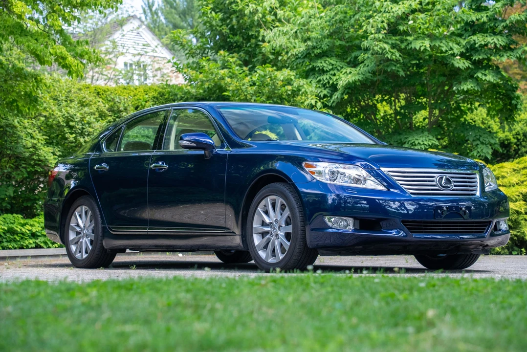 2010 Lexus LS 4th Gen - Image 30 of 31