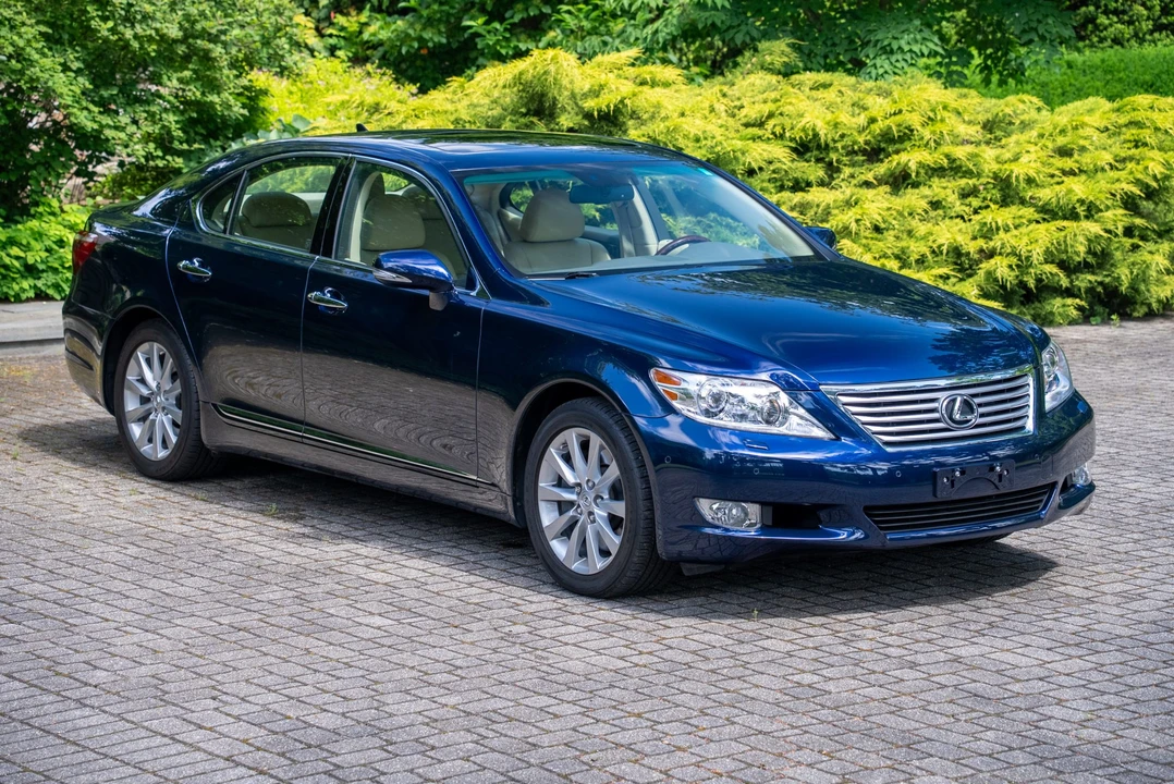 2010 Lexus LS 4th Gen - Image 28 of 31