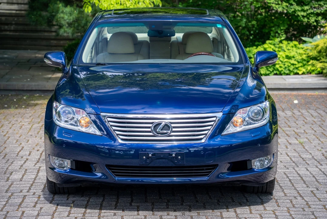 2010 Lexus LS 4th Gen - Image 2 of 31