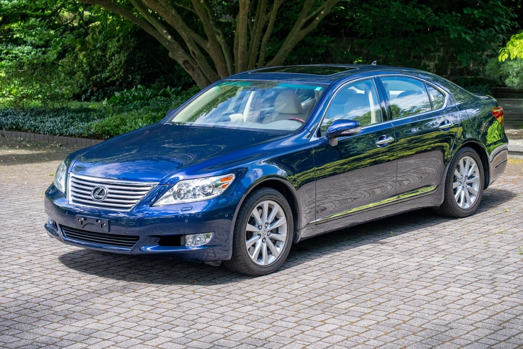2010 Lexus LS 4th Gen - Image 8 of 31