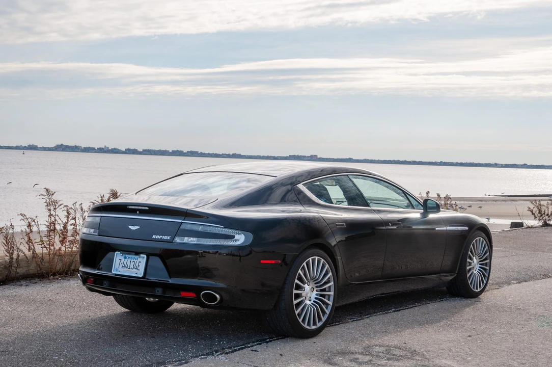 2011 Aston Martin Rapide - Image 11 of 31