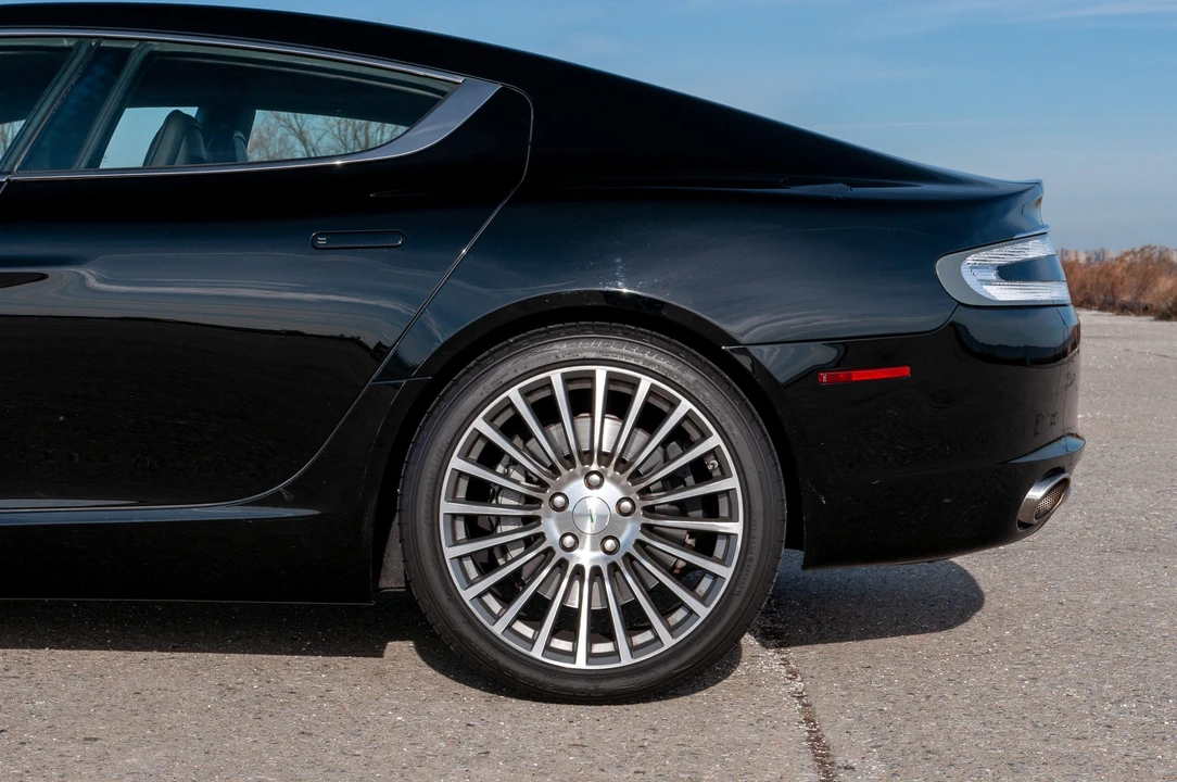2011 Aston Martin Rapide - Image 25 of 31