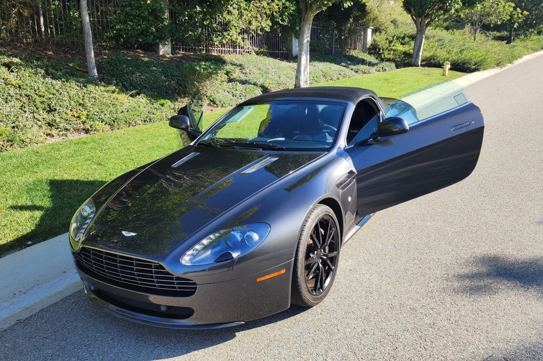 2011 Aston Martin V8 Vantage (2006-2017) - Image 4 of 31