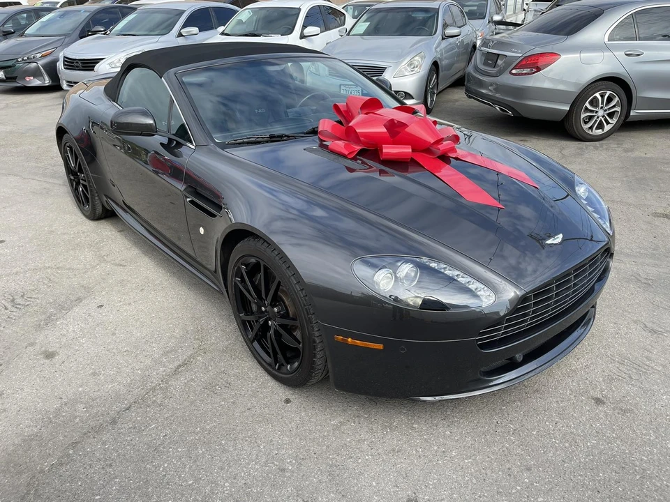 2011 Aston Martin V8 Vantage (2006-2017) - Image 30 of 31