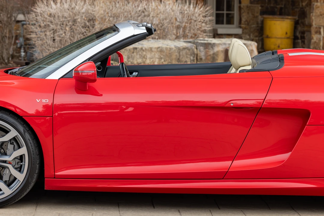 2011 Audi 42 R8 - Image 24 of 31