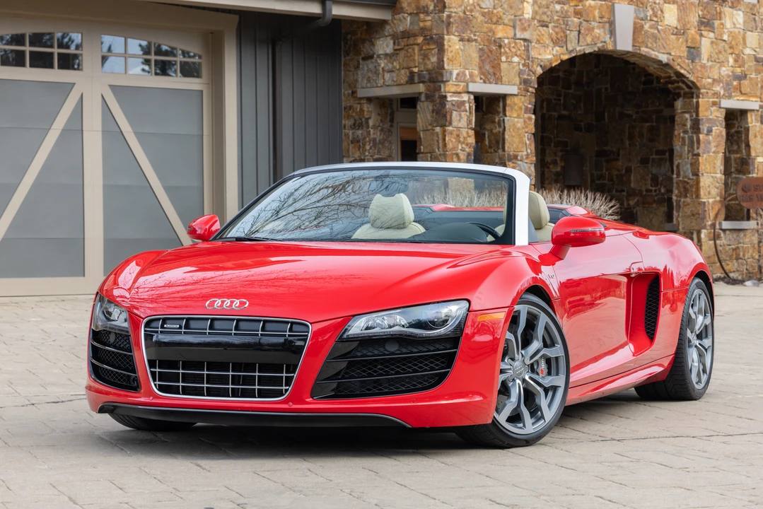 2011 Audi 42 R8 - Image 2 of 31
