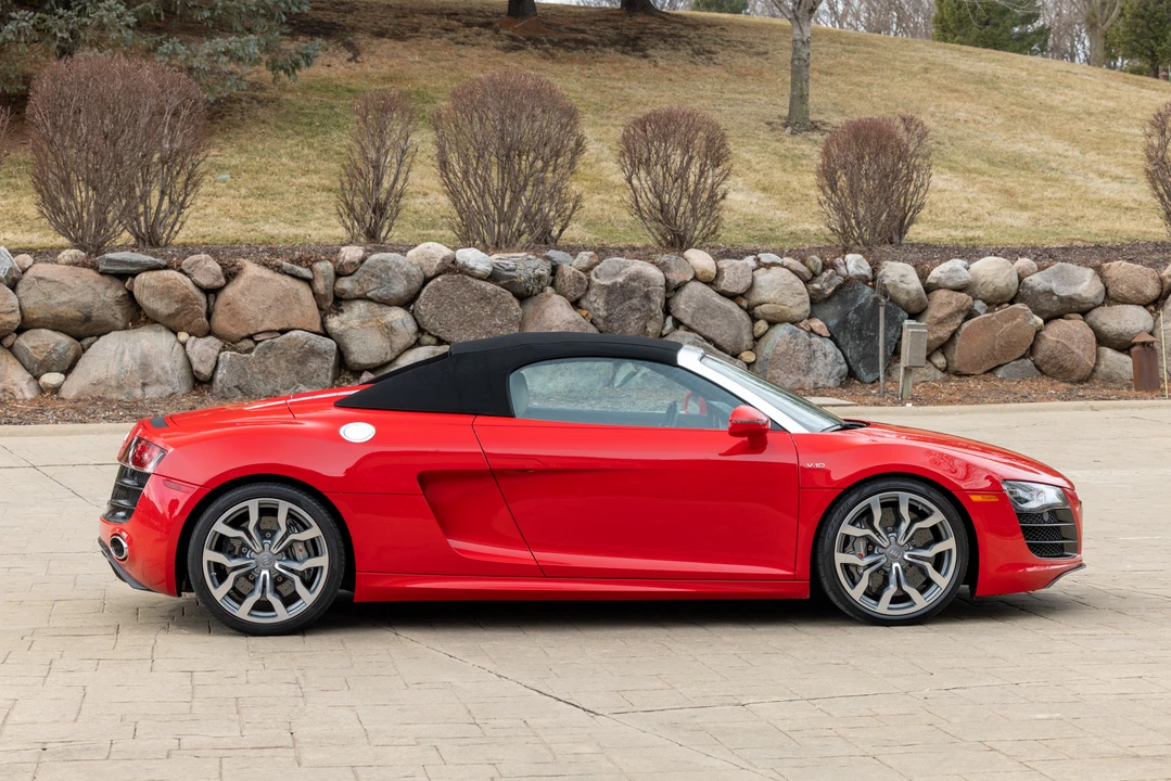 2011 Audi 42 R8 - Image 13 of 31