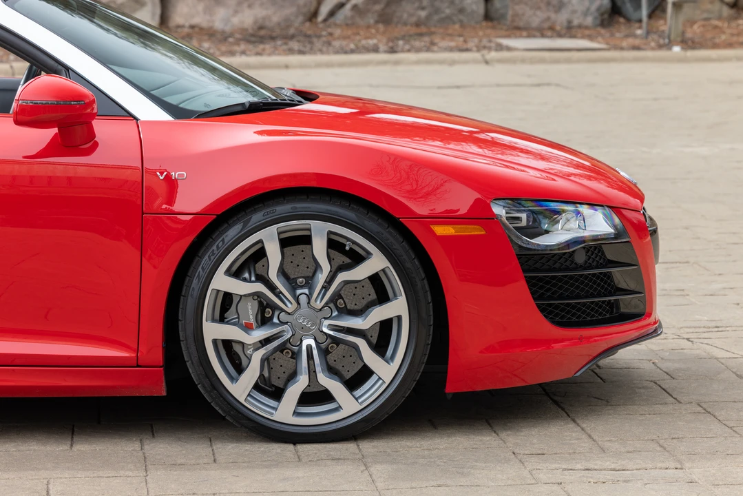 2011 Audi 42 R8 - Image 30 of 31
