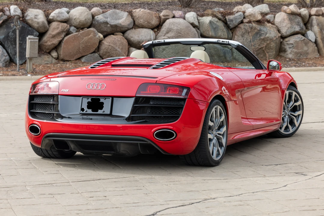 2011 Audi 42 R8 - Image 6 of 31