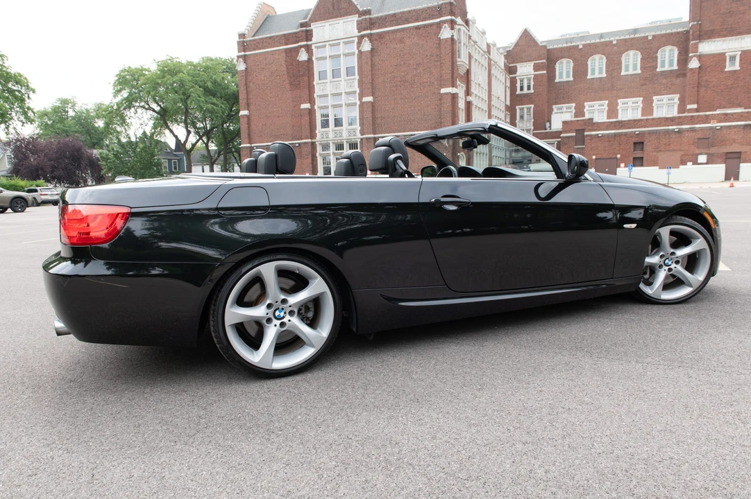 2011 BMW E93 335i Convertible - Image 30 of 31
