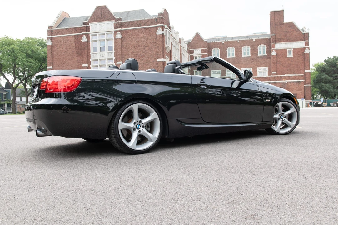 2011 BMW E93 335i Convertible - Image 31 of 31