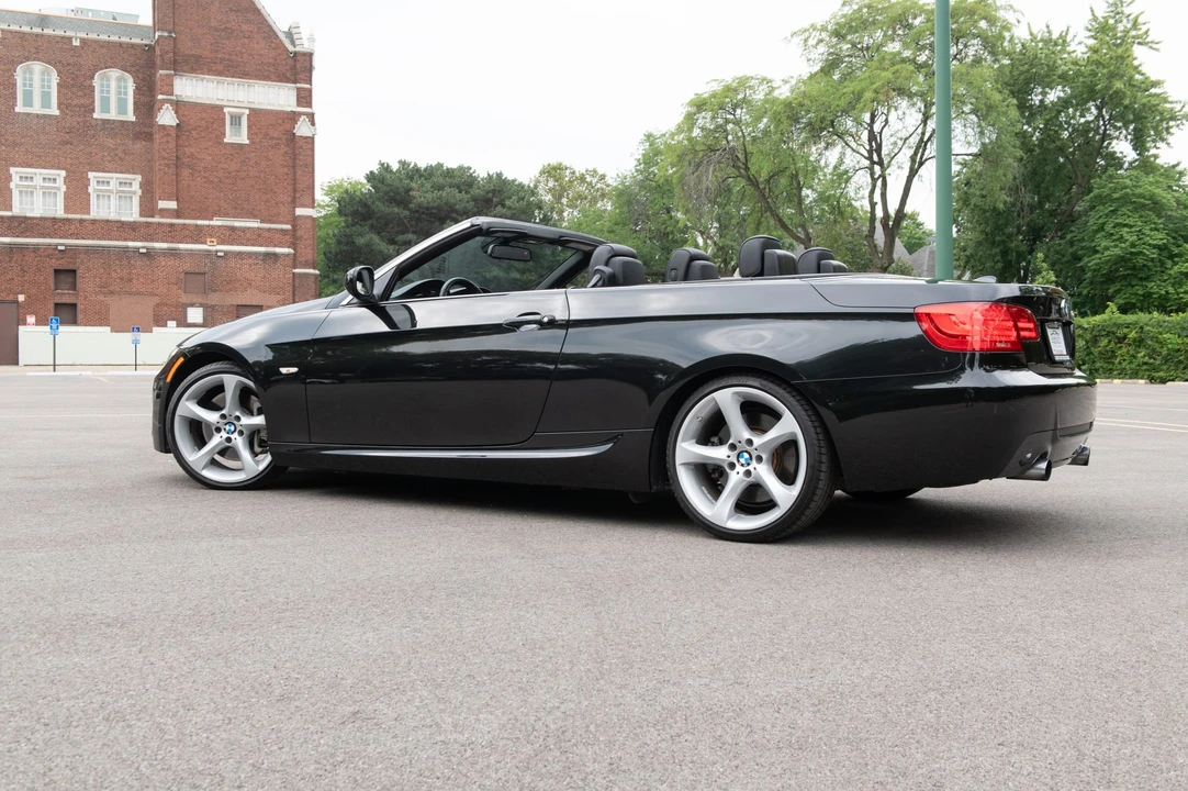 2011 BMW E93 335i Convertible - Image 14 of 31